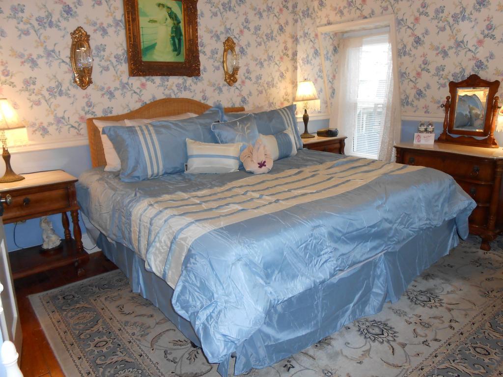 Angel Of The Sea Bed And Breakfast Cape May Room photo